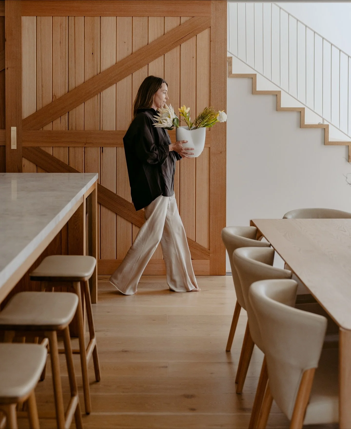 A little taste of my day yesterday with the loveliest Bianca &amp; Ev from @granitelane 🤍

I can&rsquo;t wait to get stuck into editing the photos from this beautiful shoot&hellip; the most incredible home built by @studium_built filled with the mos