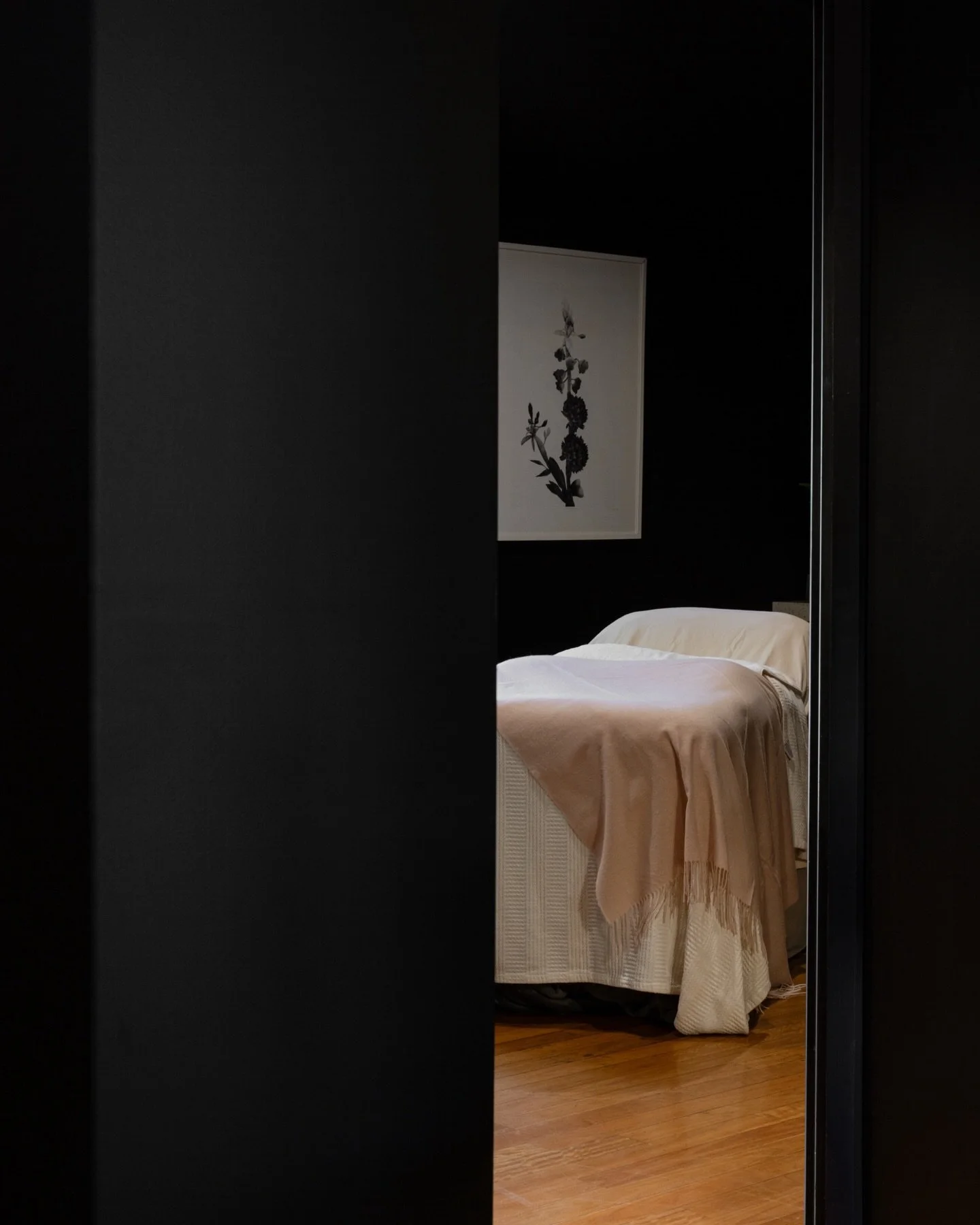 Tis the season for a massage 🖤

New work for @yalayallingup (formerly Empire Retreat &amp; Spa) and @blankslatecreative 

Can&rsquo;t wait to share more from this shoot- the property has had a &ldquo;glow up&rdquo; under it&rsquo;s new ownership and