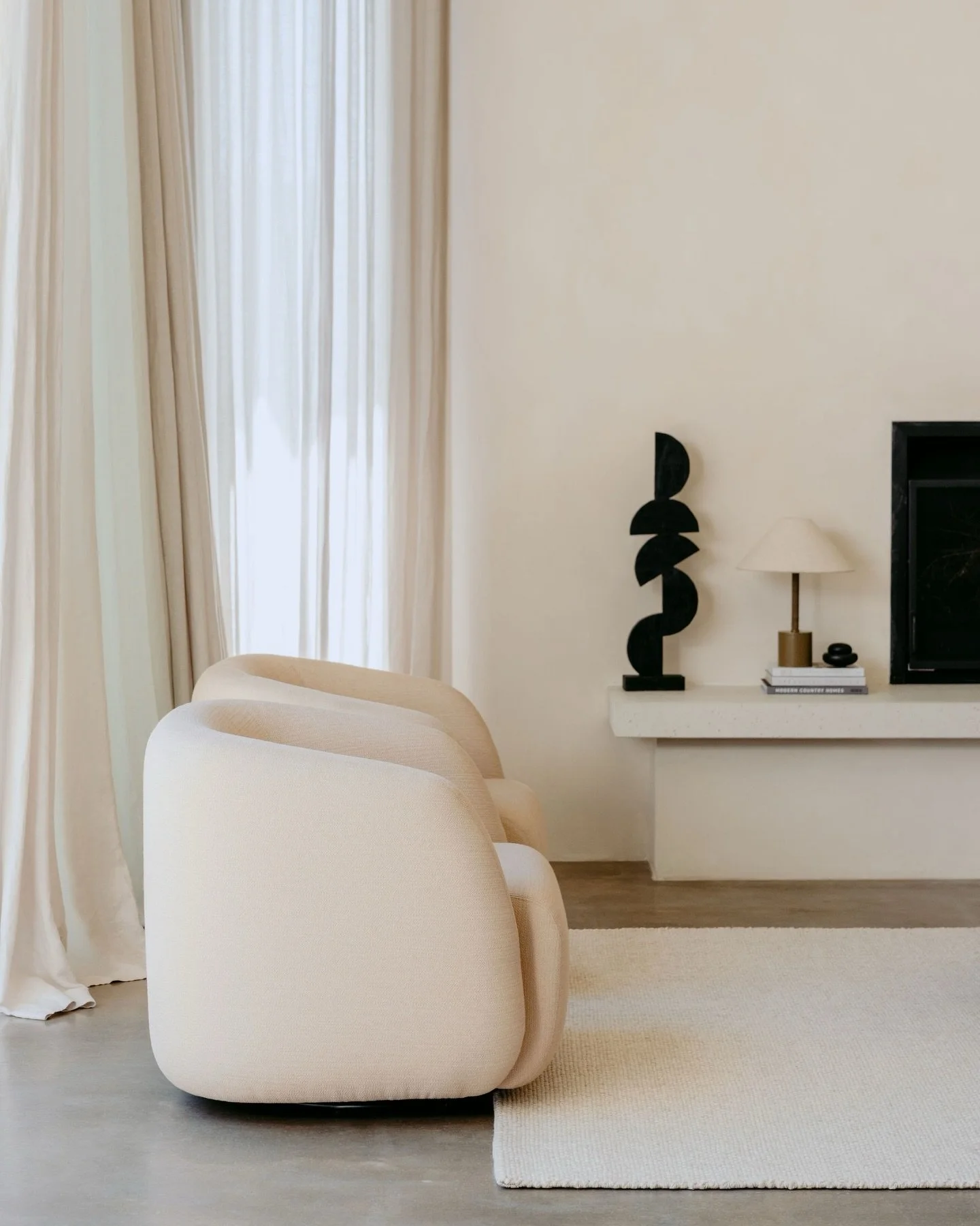 I&rsquo;m officially back from holidays and it&rsquo;s time I started sharing some of the incredible shoots I did towards the end of last year. This shoot with @granitelane was so much fun and features some of their incredible new furniture range, ru