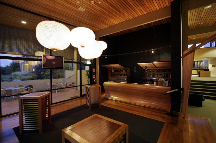 Deakin Management Centre 1 By David Seeley.JPG