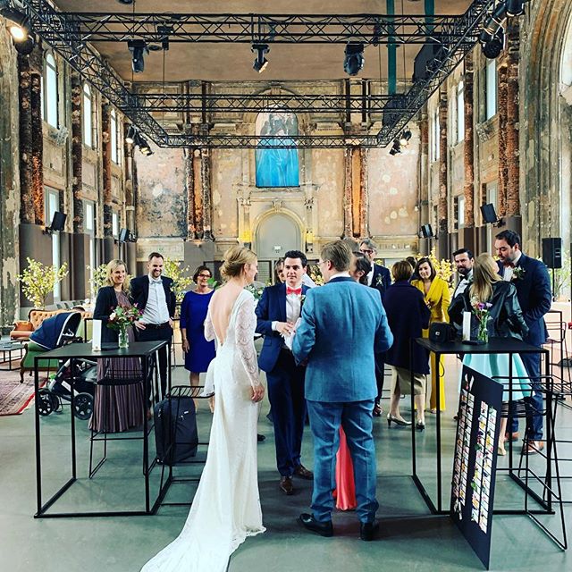 Vandaag trouwen Hanna en Thomas in Zaal AthenA. De catering wordt voorzien door @sircatering en @levipartyrental zorgde voor het perfecte meubilair.