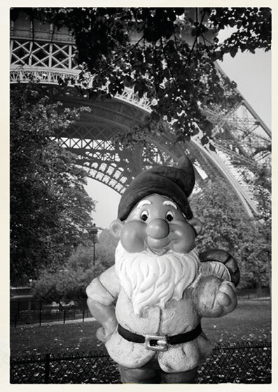 Tonttu_Eiffel_bw.jpg