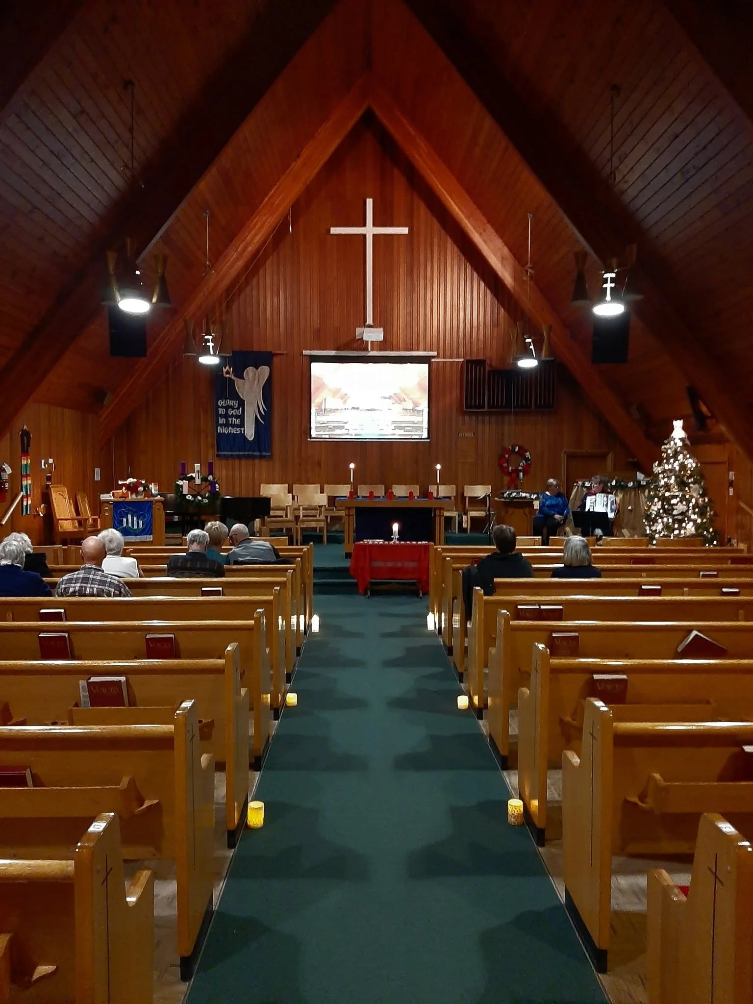 qucchristmas2.jpg