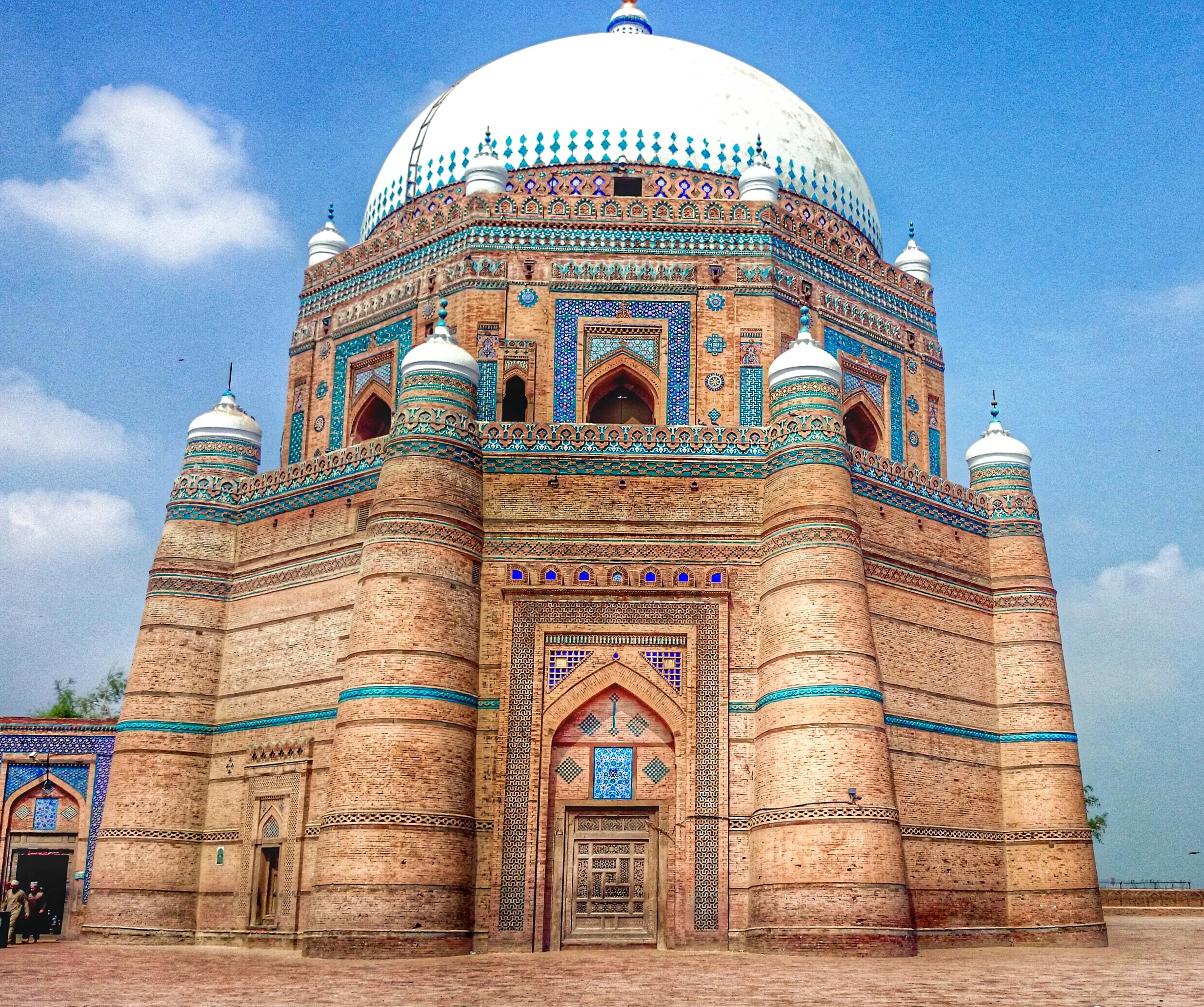 Tome_of_Shah_Rukn-e-Alam.jpg