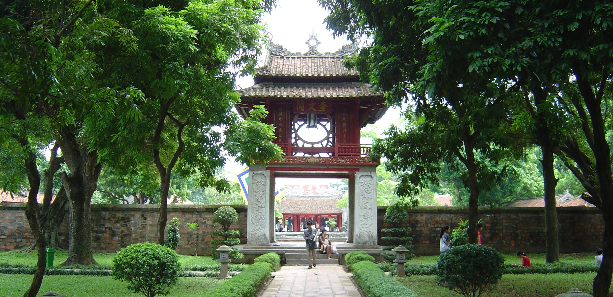 Hanoi_Temple_of_Litterature.jpg