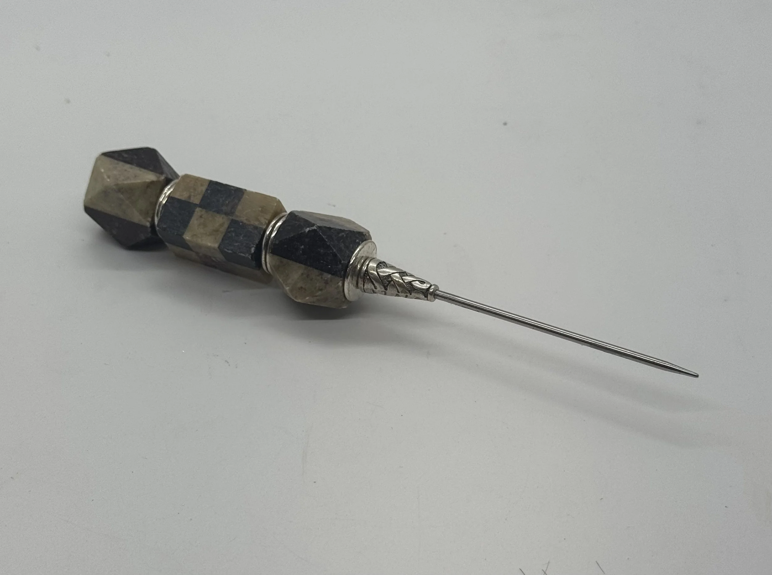 LAYING TOOL - MISTER MARBLE.jpg