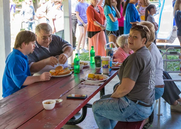 118-'17 FBC Picnic.jpg