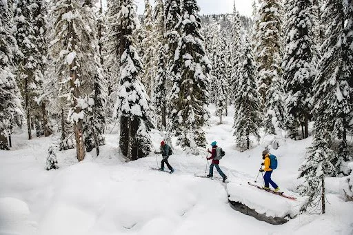 An image of Dani Reyes and other women during the trip with AdventurUs.