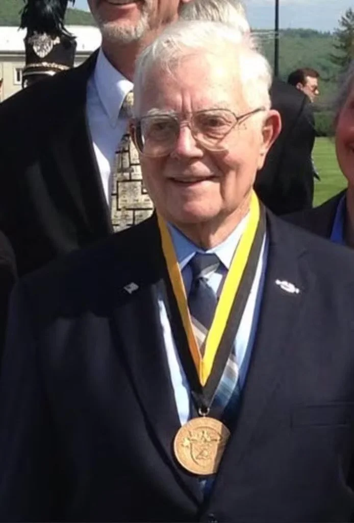 Col DeGraf 2014 Distinguished Graduate