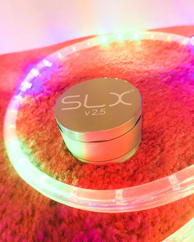 SLX&rsquo;s newest V2.5 is ready for your ordering!!! With our strongest magnetics, best coating, even our screens are tighter! So contact us via our website and for more info shoot us a DM!! We are super excited and so should you! 
#stoner #stonerna