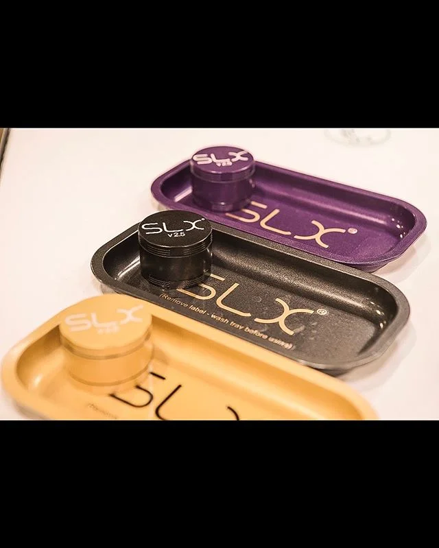 Haven&rsquo;t heard of our new rolling trays?! Well here they are! Made of the same coating of our grinders!! If you&rsquo;re at @champstradeshows come check us out! 
#high #stoner #flower #lit #girlswhosmoke #weedstagram420 #420 #stondernation #peac
