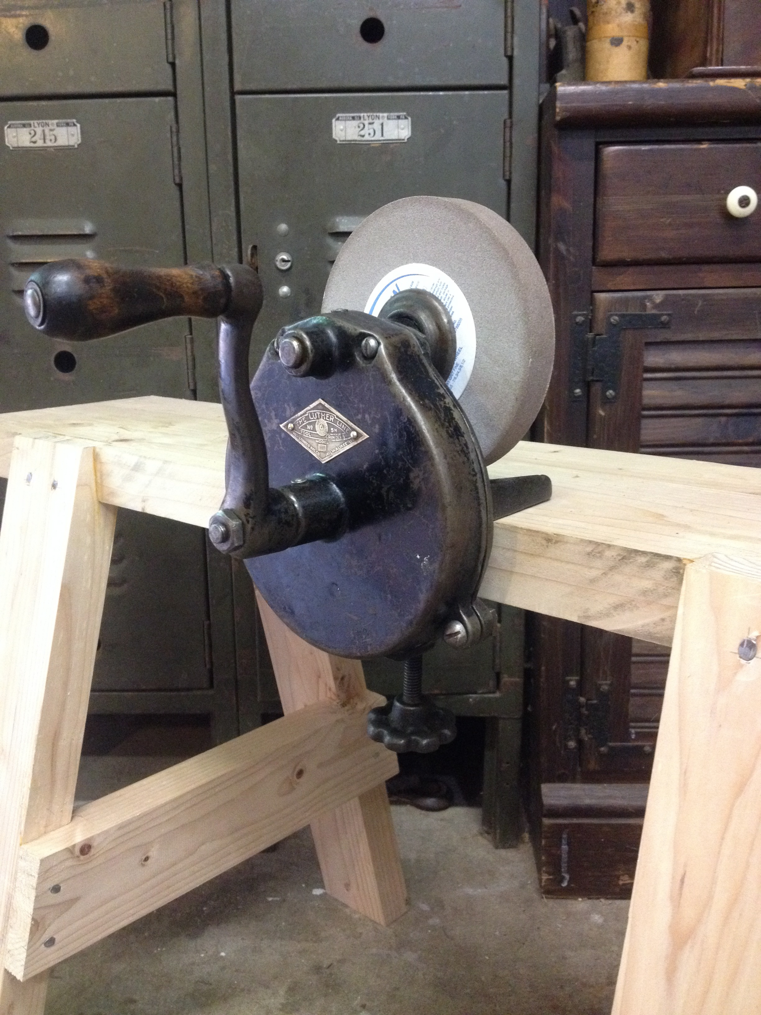 Vintage Hand Crank Grinder Restoration 