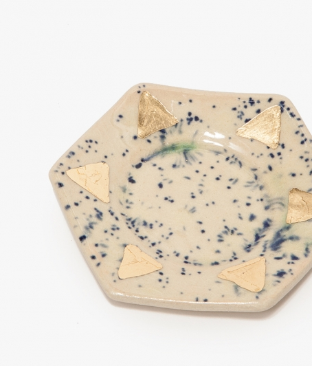The Object Enthusiast is Amy Reinhardt, a ceramic artist living and working in Omaha, Nebraska. Creating modern heirlooms and treasures, The Object Enthusiast aims simply to flourish in the passion of ceramics and to put good and thoughtful work into the world.