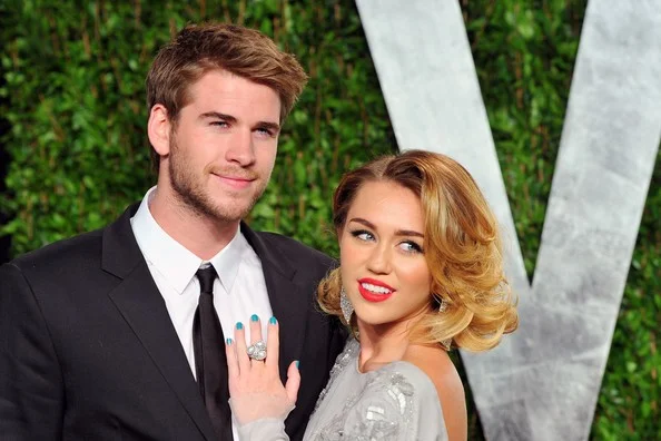 Miley+Cyrus+2012+Vanity+Fair+Oscar+Party+Hosted+-UeNzbCNqL7l.jpg