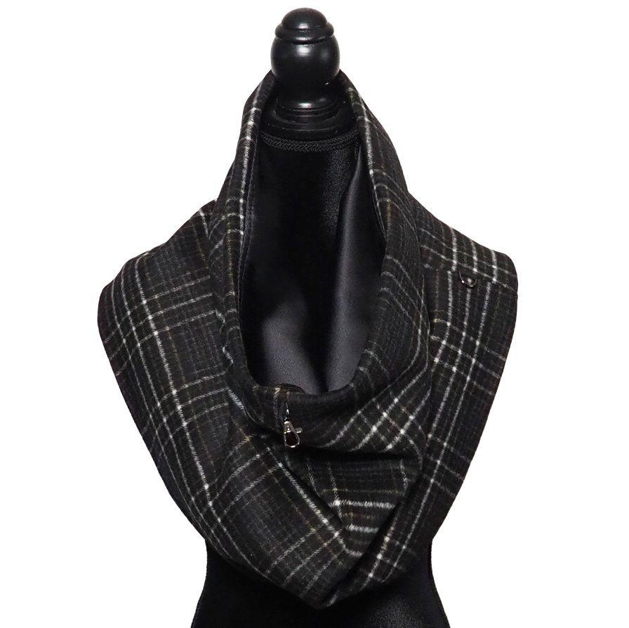 BLACK PLAID DETAIL 2.JPG