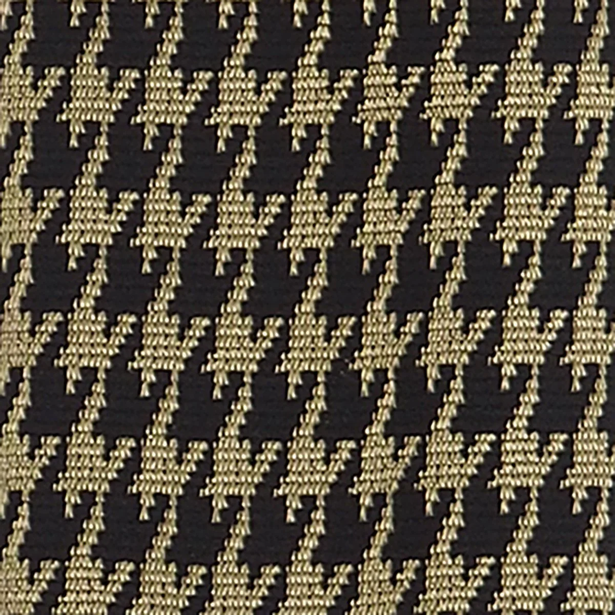 HOUNDSTOOTH 1.jpg
