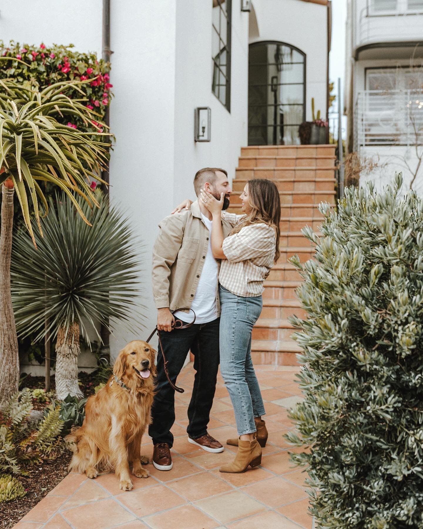 Happy weekend! Currently working away at Katie + Tom&rsquo;s SF engagement session, which we had so much fun exploring &amp; walking around their adorable neighborhood. 

Katie officiated her friend&rsquo;s wedding last year that I captured and am ov