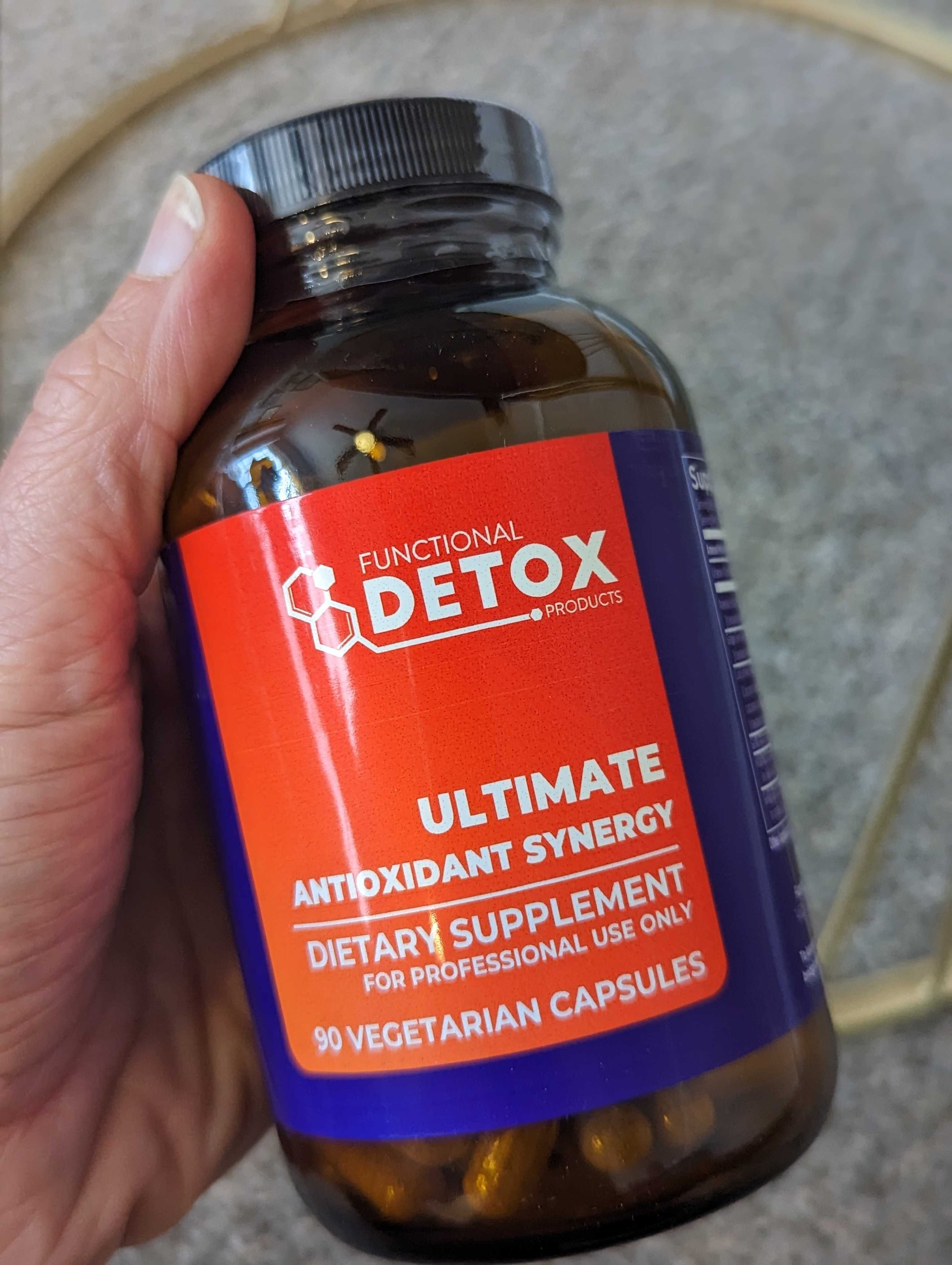 Ultimate-Antioxidant-Synergy-hand.jpg
