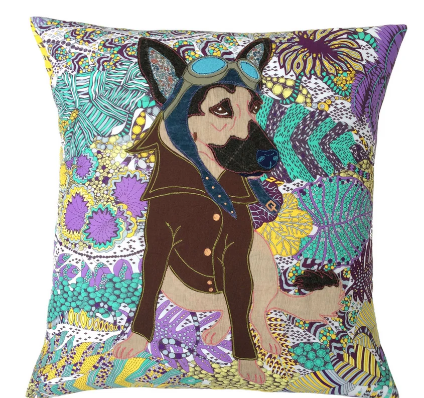 I love, love love Mia Loves Jay's pillows!! SO beautiful. Make sure to follow her on Instagram, and visit her website for more goodies ! Custom pillows available too.