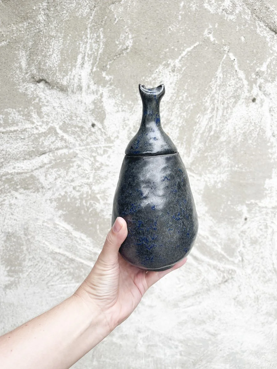 Jar/Urn, Black and blue