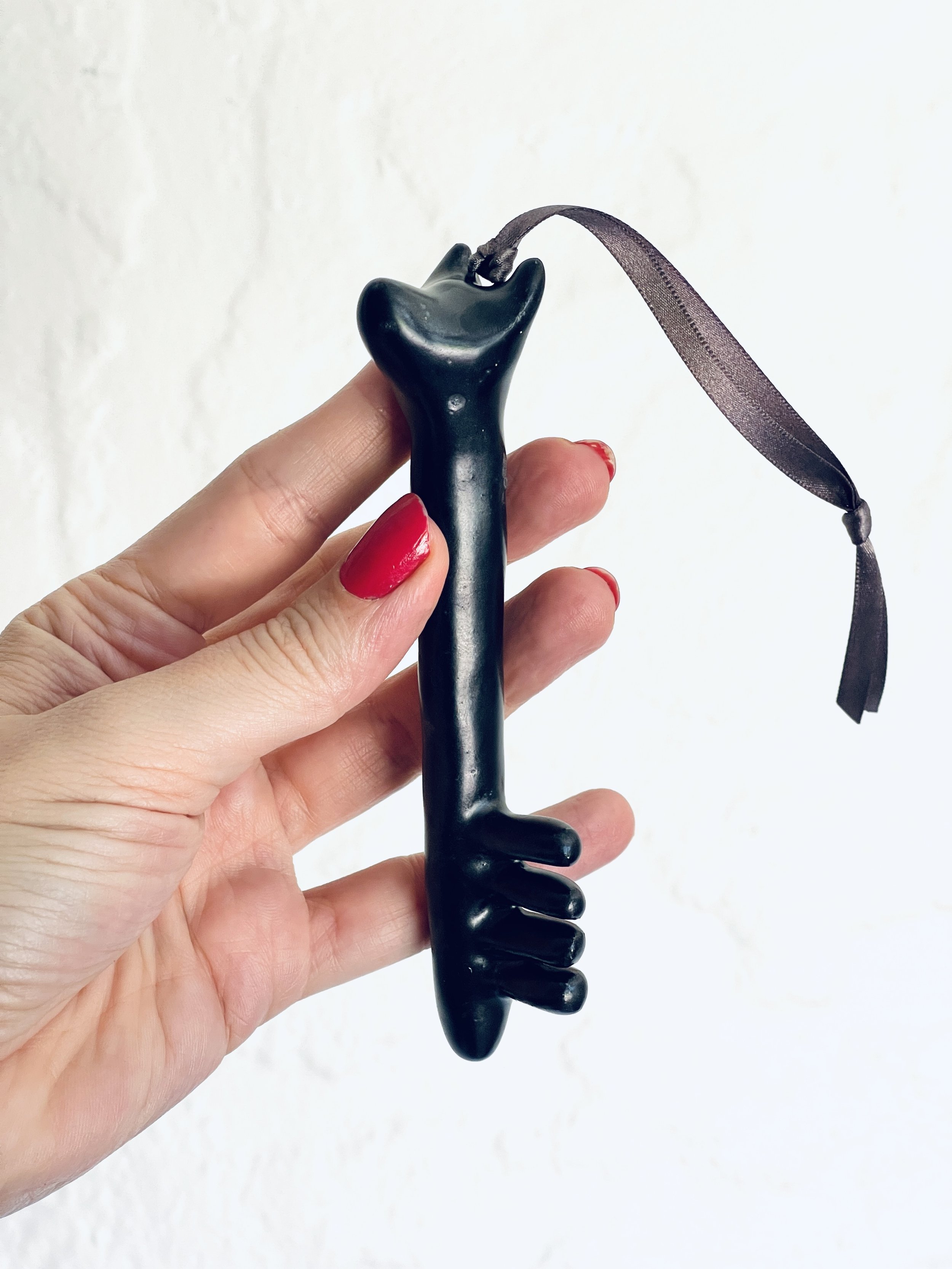 Hekate Key, Black