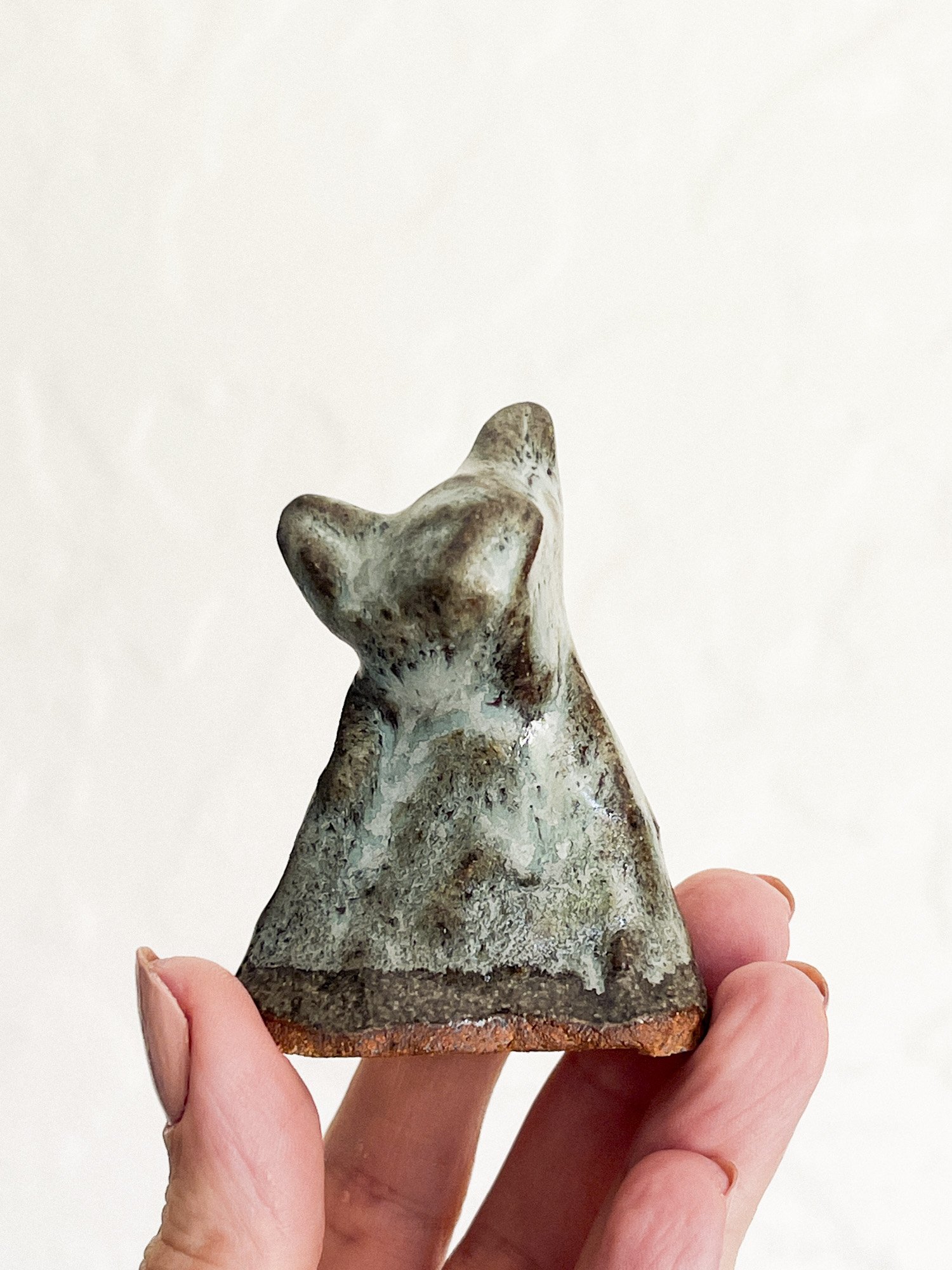 Dog Talisman, L