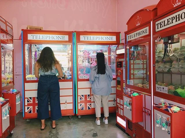 In a few weeks London will be alot closer than these telephone booths.....soon to be London bound @beccabudget 😍😍😍
.
.
.
#travel #igtravel #beautifuldestinations  #digitalnomads  #passionpassport #postthepeople #travelgram #tourism #instago #passp