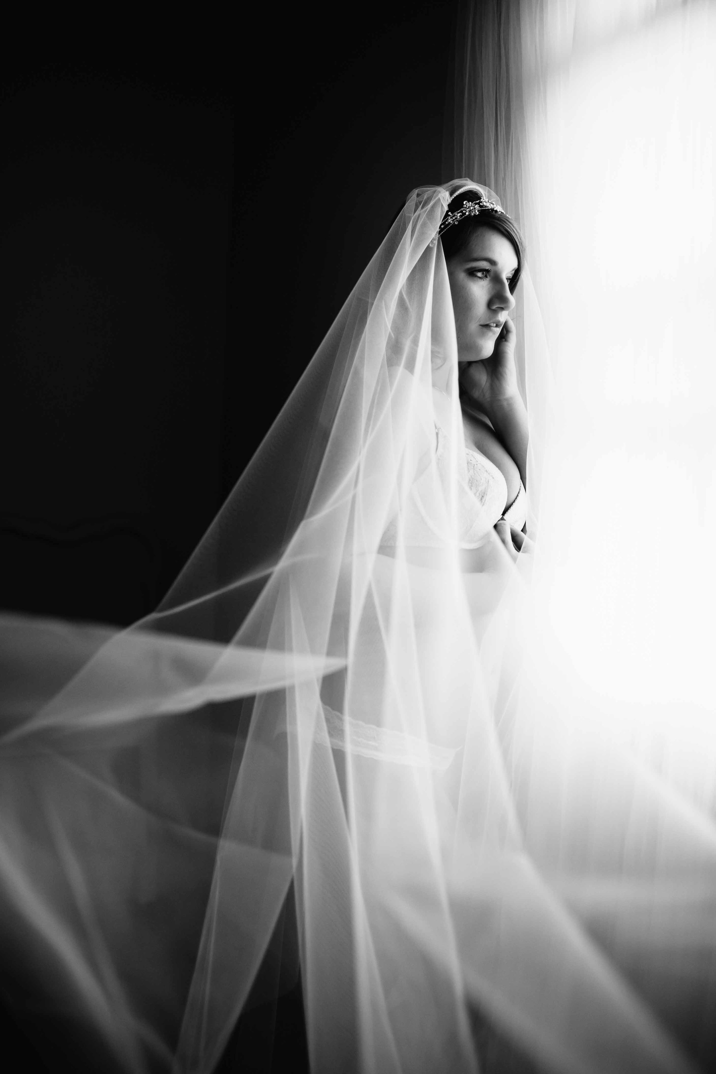 Bridal boudoir-peoria illinois-Lisa Shelander