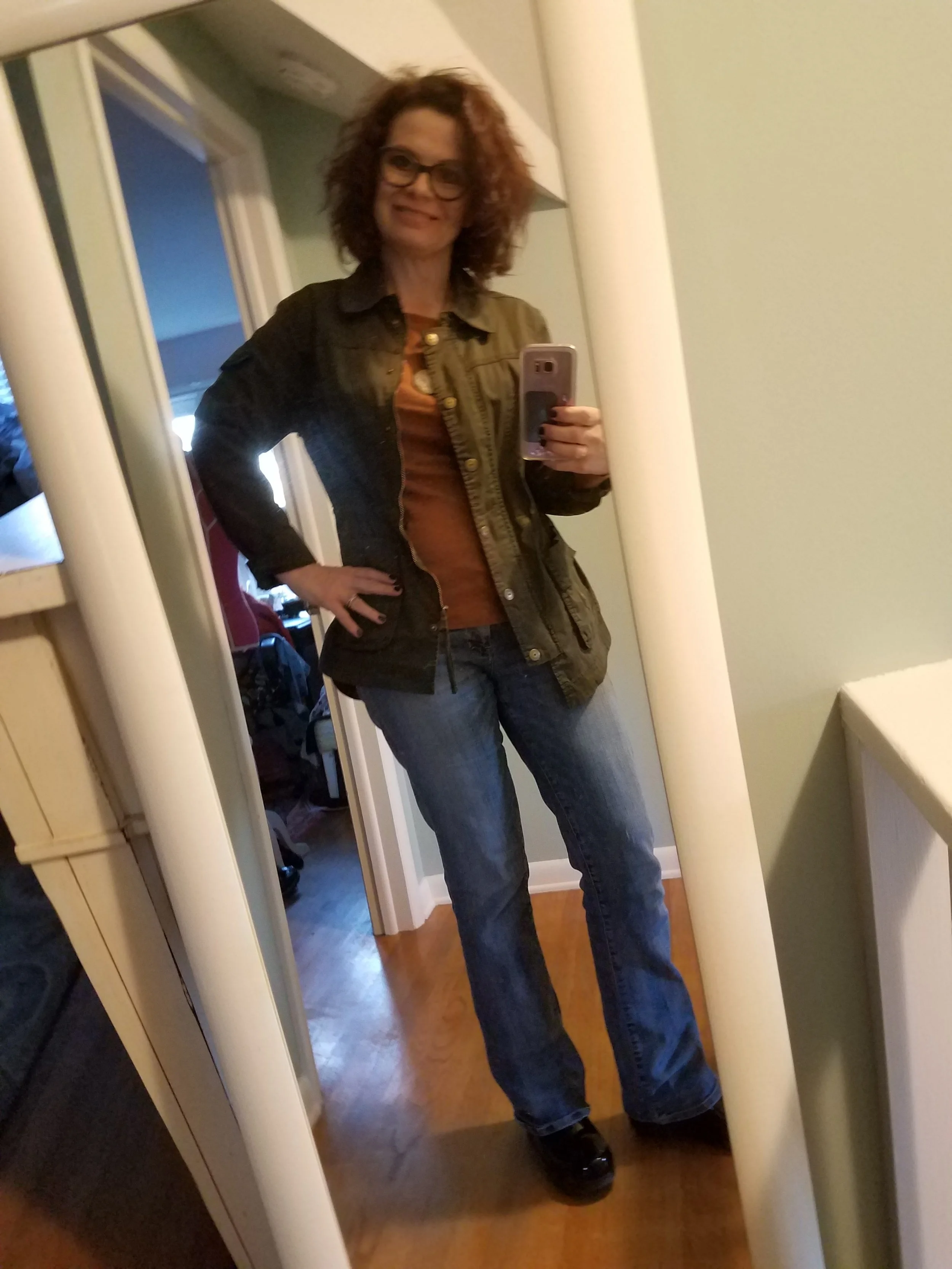 I think a "utility" style jacket is always in fashion. This one is updated with a bit of a high-low hem. Perfectly combined with a simple tshirt and slightly flared jeans for an everyday look. 