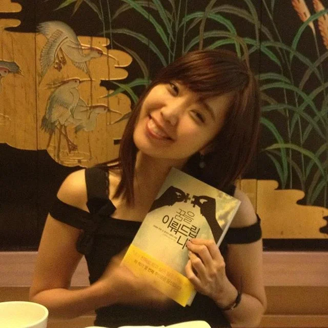 How to Turn 'No' into 'Yes'
.
One of the hardest part about pursuing our dreams is dealing with rejections, and persuading other people to give us a chance.
.
The most difficult aspect of writing my book was that I had to convince successful and ther