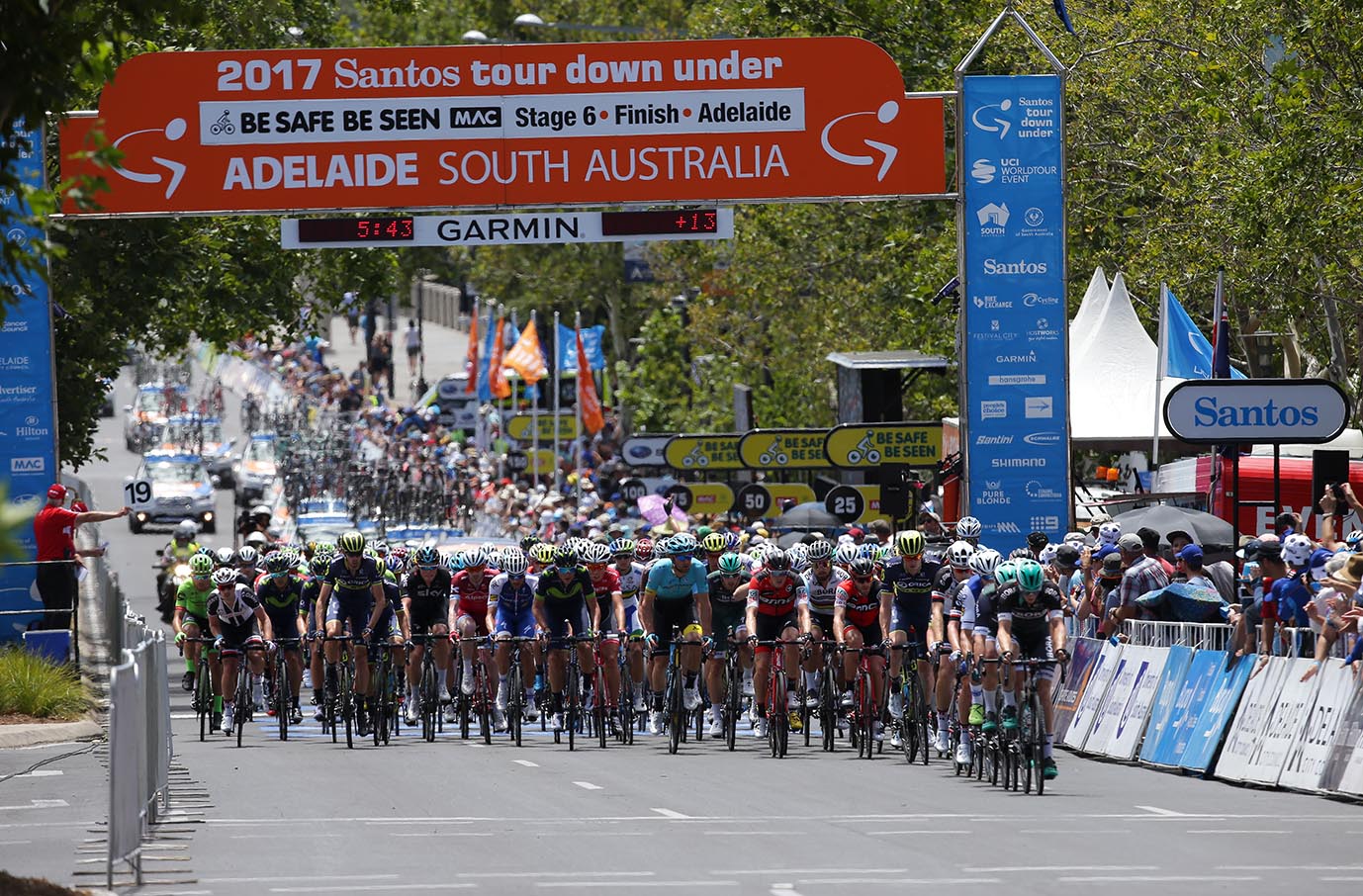 The peloton races through the Adelaide streets