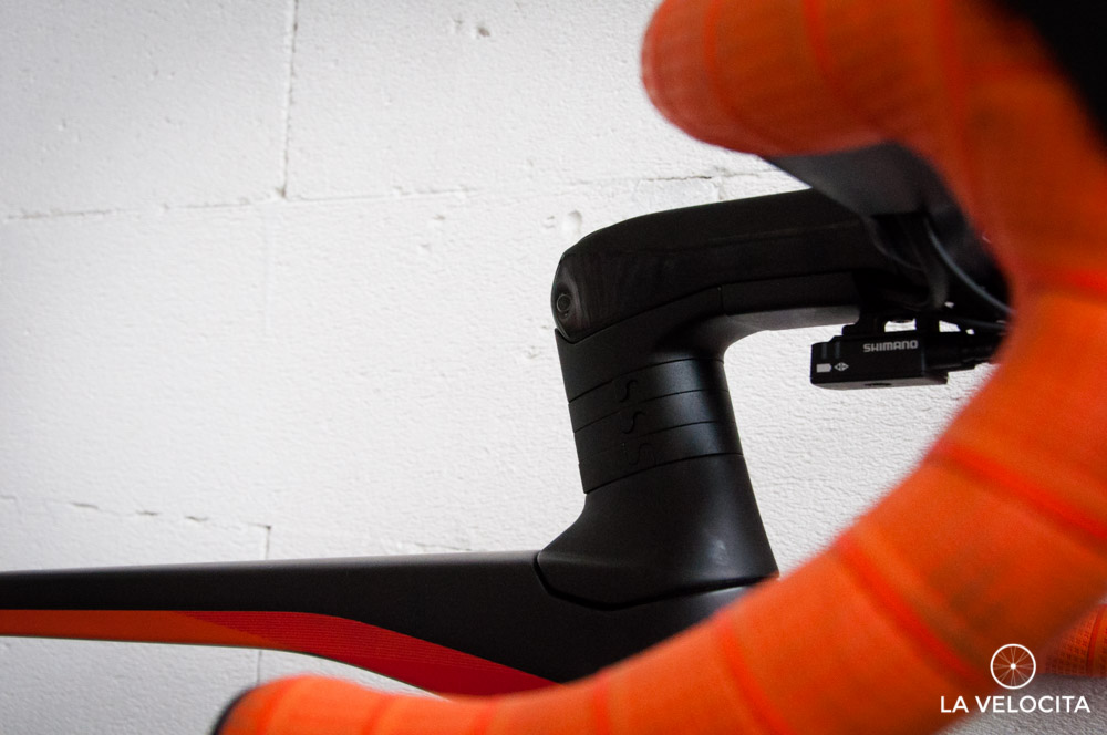 BMC went all-out with its cockpit integration for the Road Machine. We'd expect the same from the SLR01.