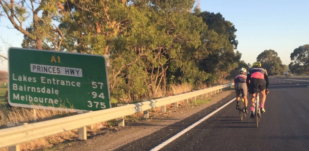 Sydney to Melbourne - Non stop with Drew and Pikey.