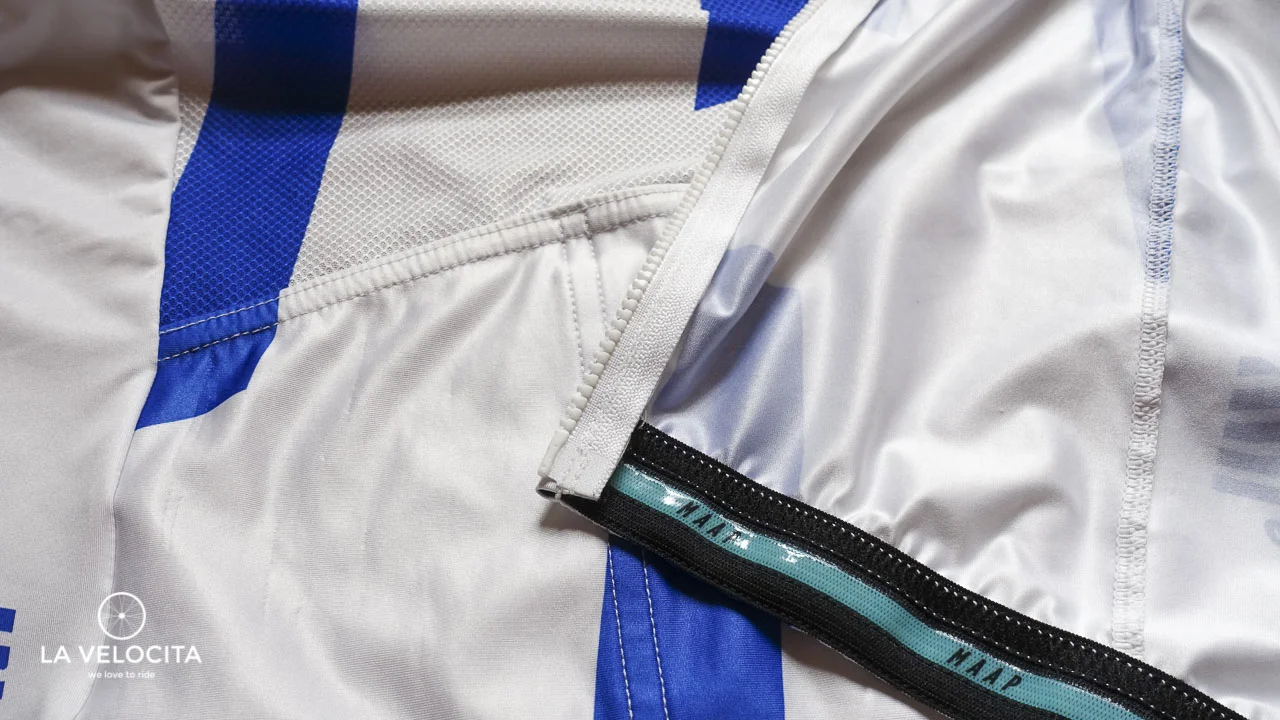 Breathability, silky smoothness, generous pockets, and a proper gripper. Awww yiss! 
