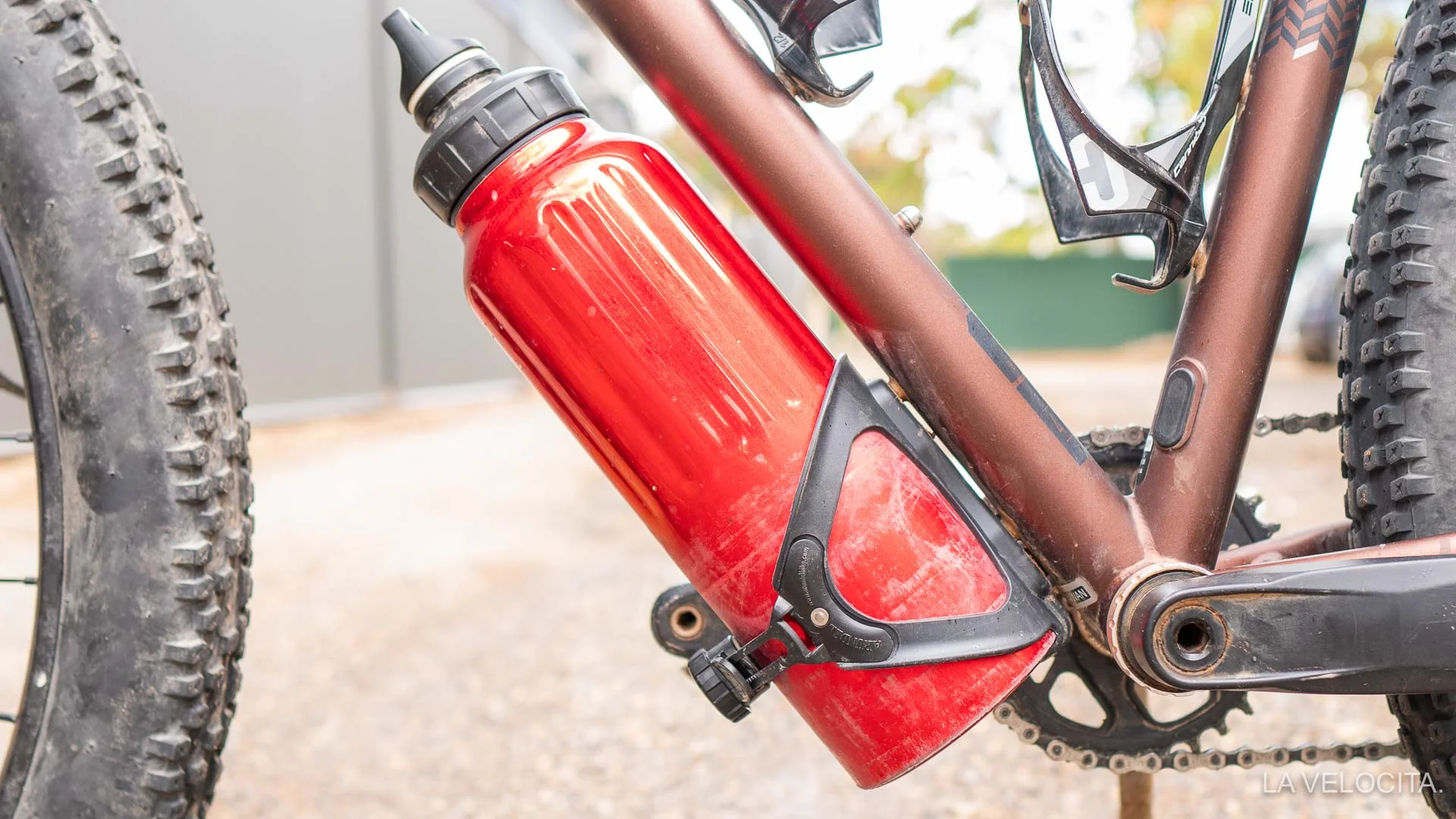 Arundel Looney Bin bottle cage review - LA VELOCITA
