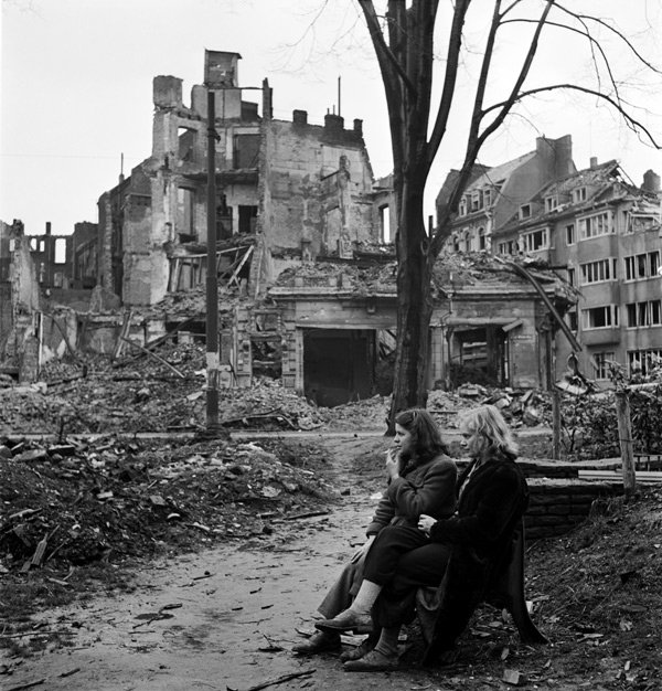 Two-German-women-sitting-on-a-park-bench-surrounded-by-destroyed-buildings-Cologne-Germany-1945GÇÖ-by-Lee-Miller-6268-69.jpg