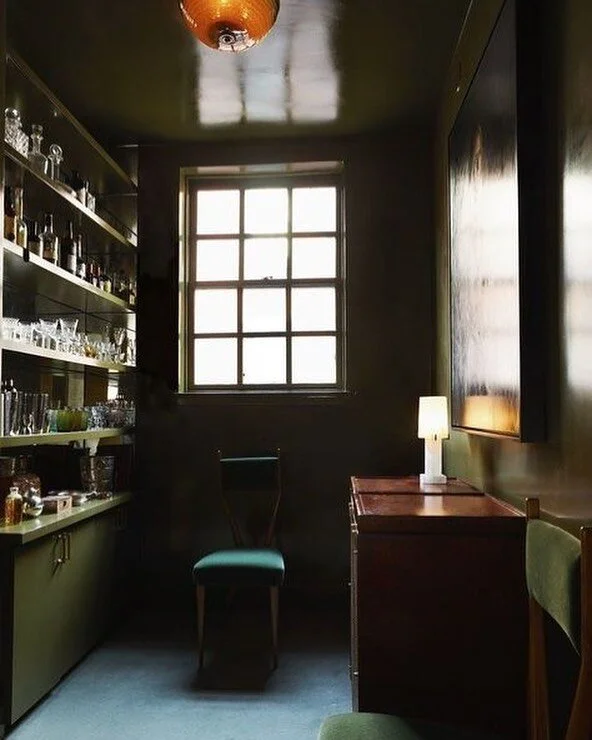 Revamped study by Studio Mellone, 2018 📸  Nicole Franzen
#interiordesign #inspiration #vintage #vibe #homedecor #moody #style #beautiful #design #details #murano #study #office #officedesign #designinspo #interiors #library