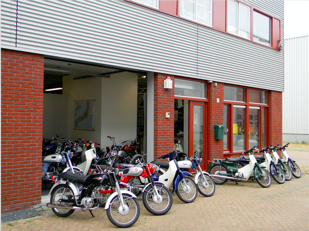 Shopfront 2019 klein.png