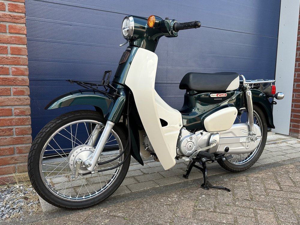 Honda Super Cub 50 - 2019 - Tasmania Green Metallic