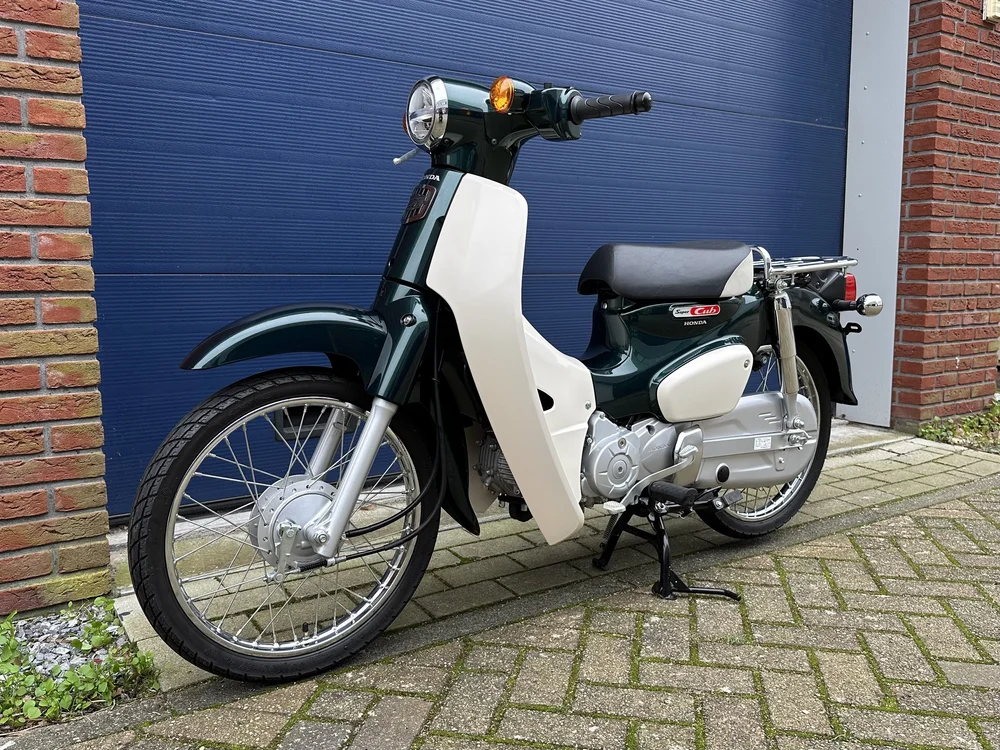 Honda Super Cub 50 - 2020 - Tasmania Green Metallic