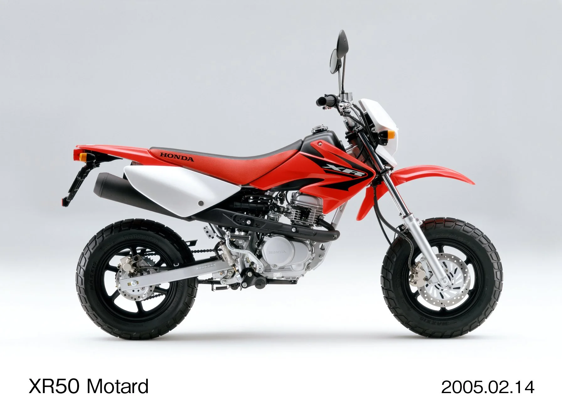 mc0502007H.jpg