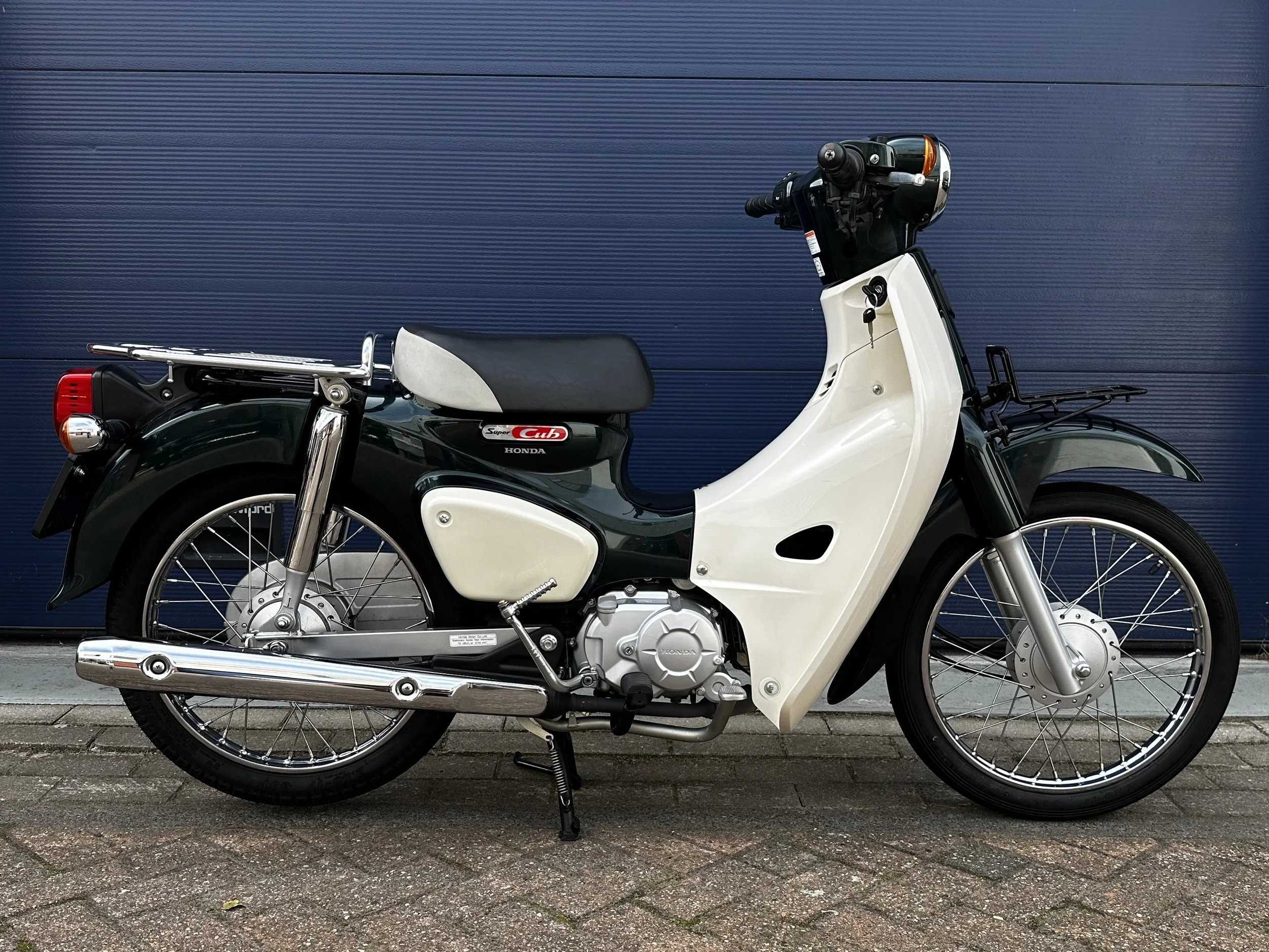 01-honda-super-cub-50-tasmania-green.jpg