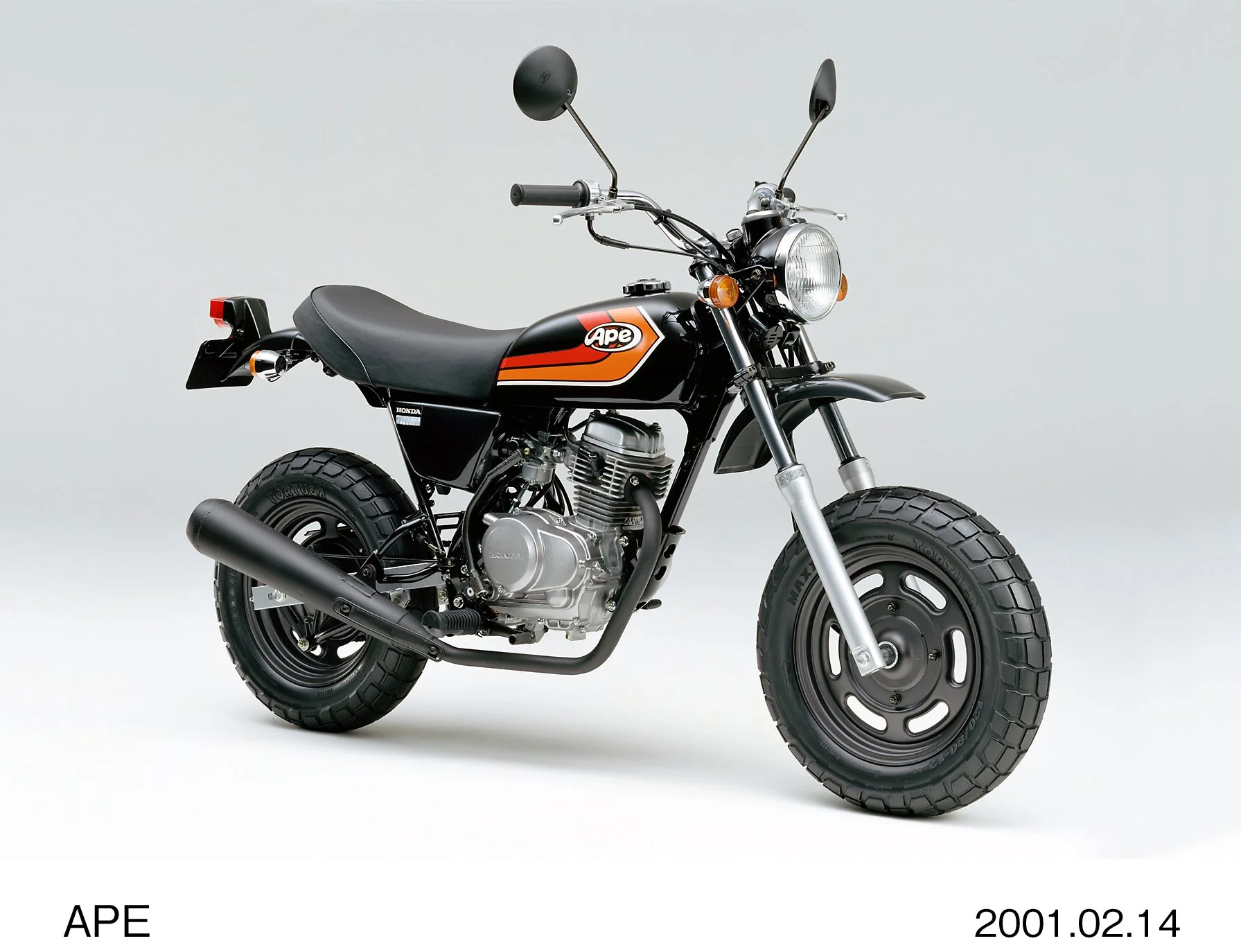 Ape 2001 deluxe .jpg