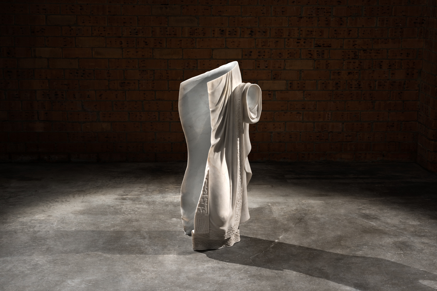 Robes of the effigy 2016 Imperial white, found object