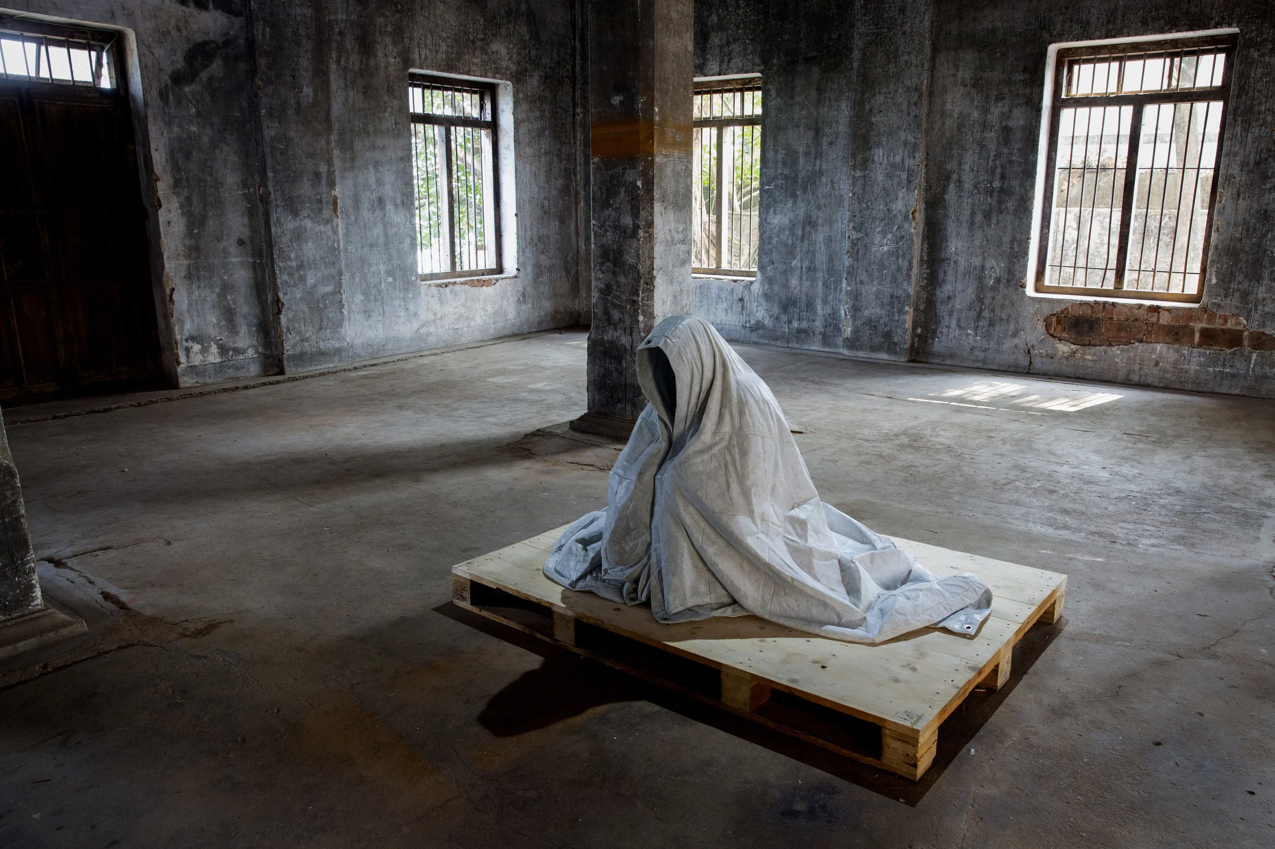 03 Alex Seton_2016_Refuge_Kochi+Muziris+Biennale.jpg