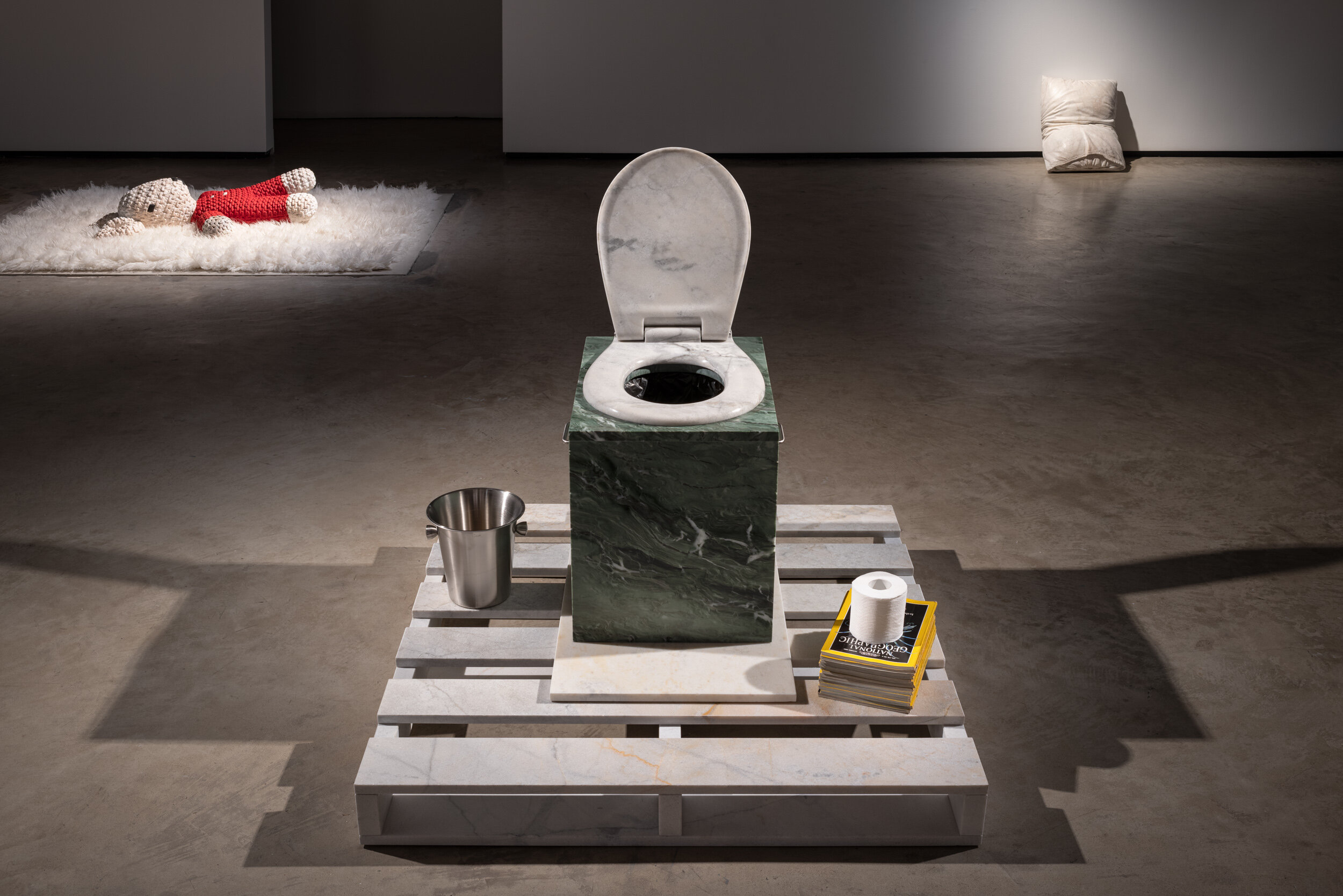  The Sawdust Short Drop Throne, 2020. Wombeyan And Meloccan Jade Green Marble , Stainless Steel; 104 X 110 X 110 Cm.  