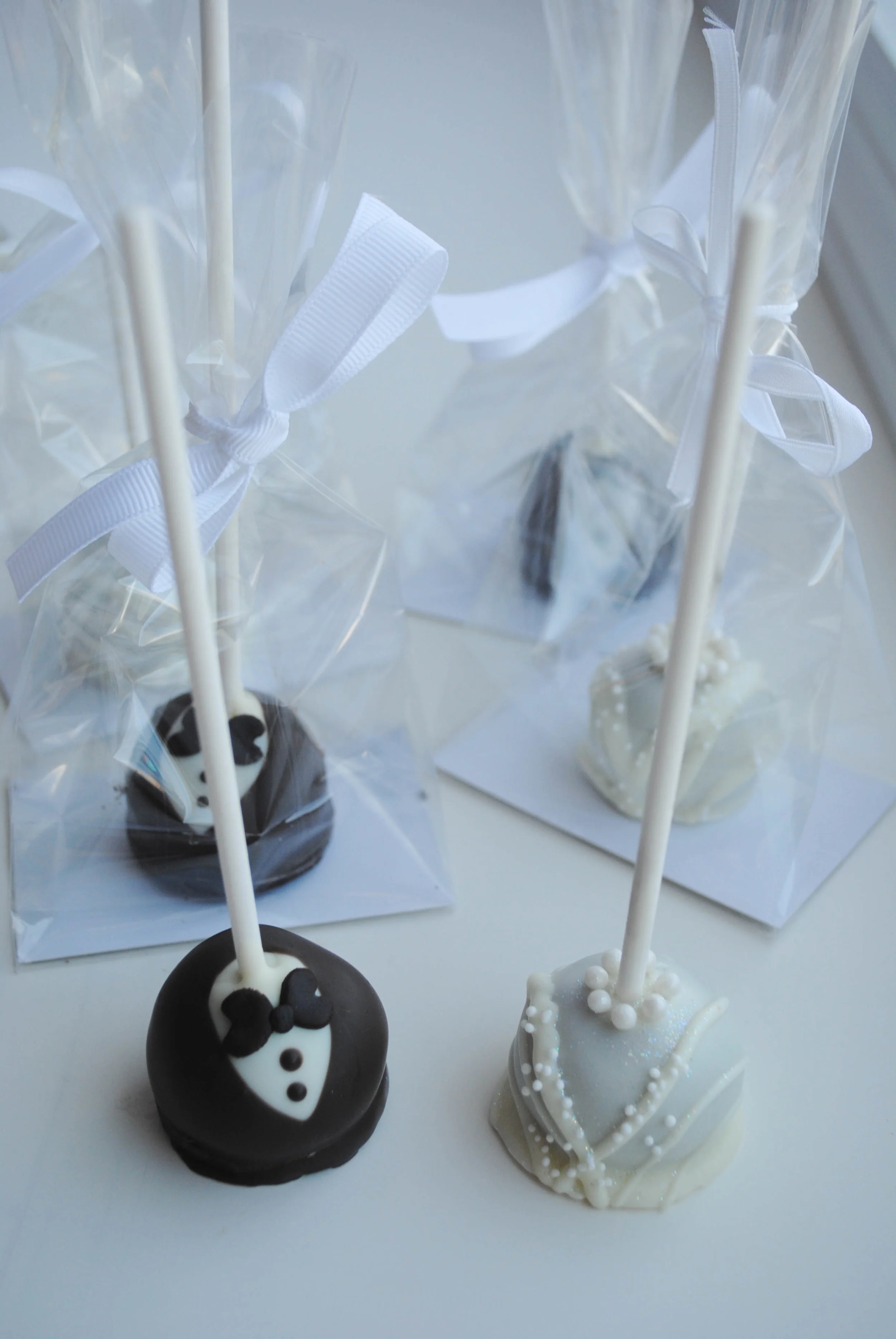 bride groom pops.jpg
