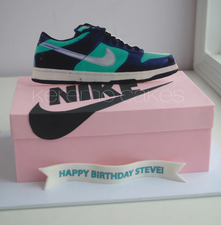 sneaker box cake.jpg