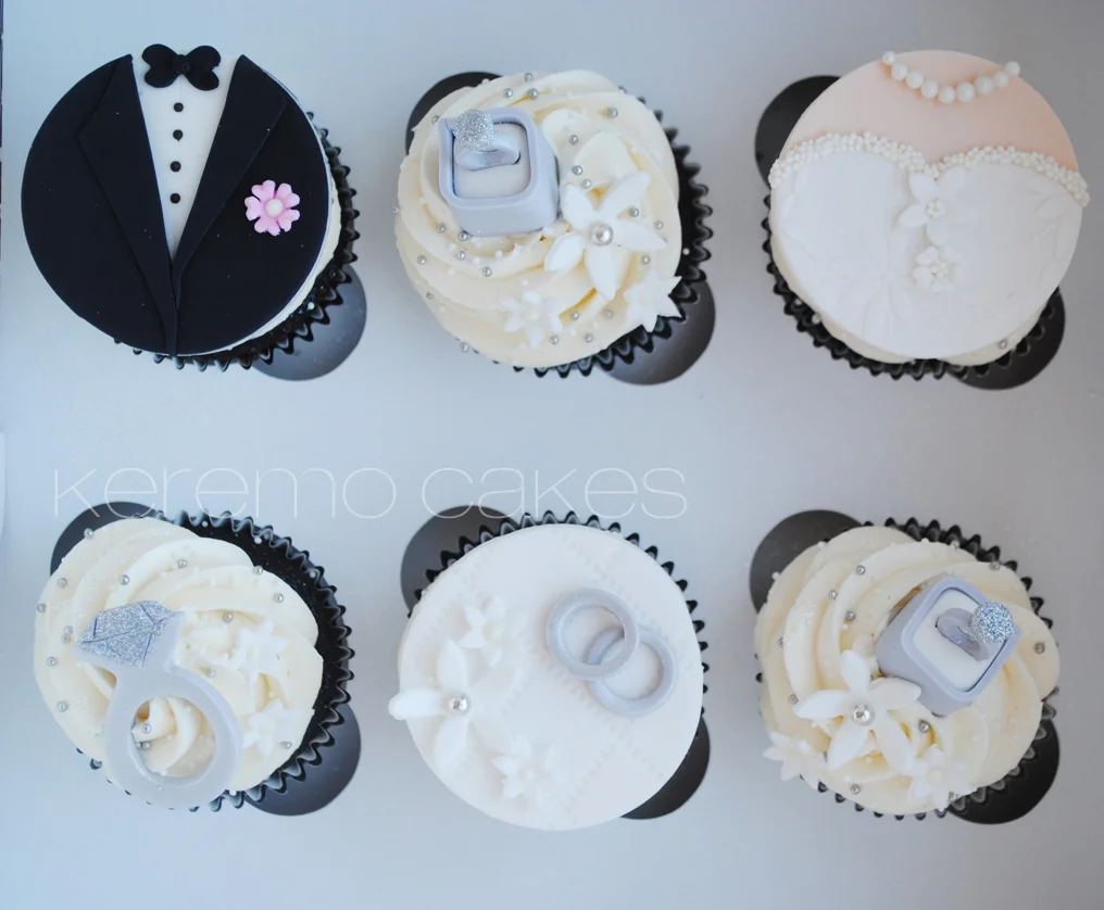 engagement cupcake.jpg