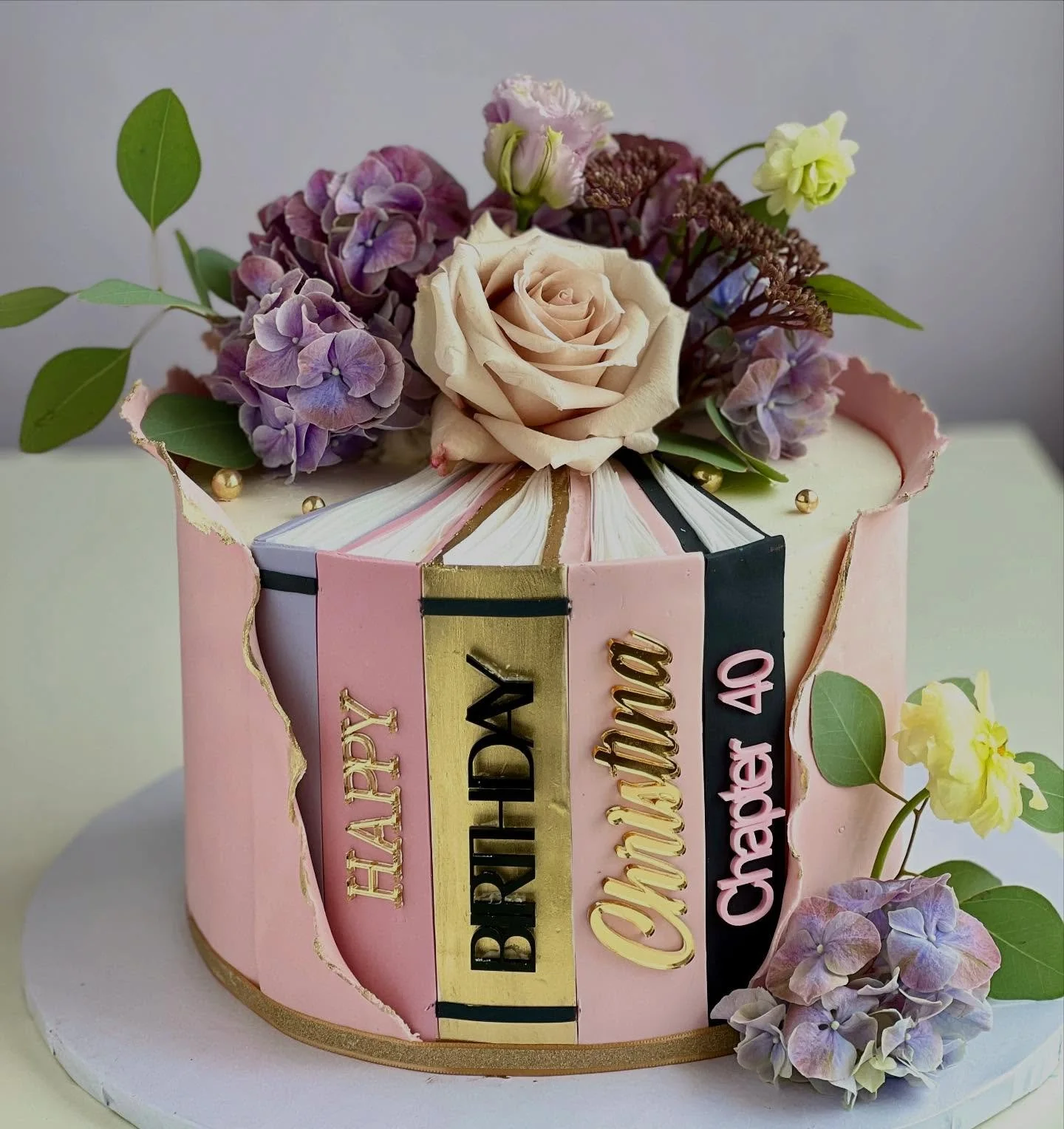 For book lovers!! 📖 💝🎂 Have your cake and read it too 😁 #bookcakes #booklover #booklovercake #keremocakes